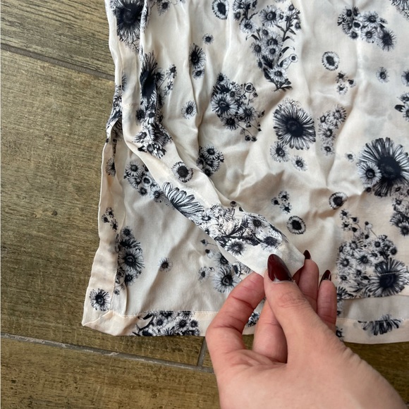 Club Monaco Floral Sleeveless 100% Silk Blouse - Champagne - Picture 4 of 8